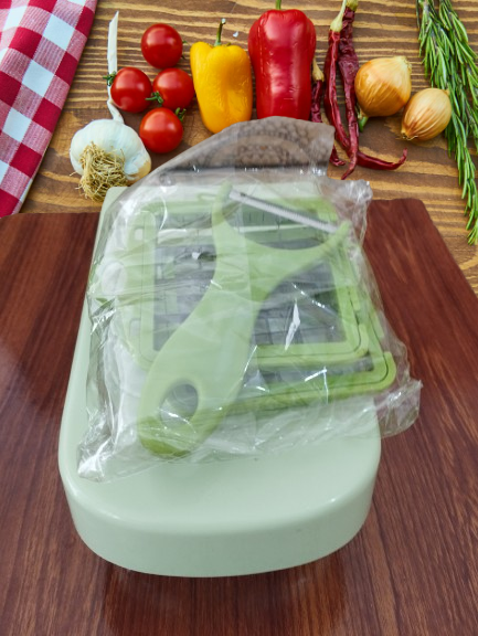 Multi-Purpose Vegetable Chopper – Fast & Effortless Food Prep! Effortless slicing, chopping, and grating